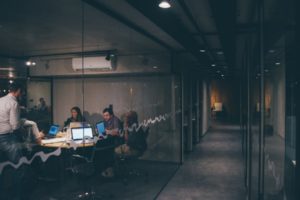 Criterios para determinar el carácter de una empresa emergente